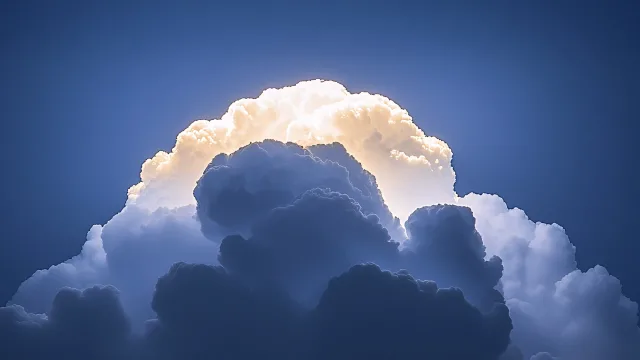 云涌破晓光