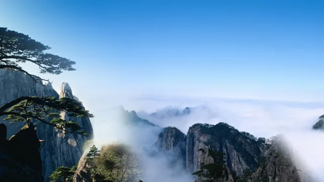 云海翻腾黄山景