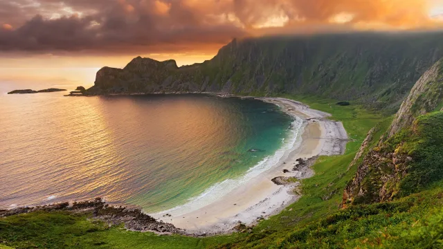 日落海湾美景