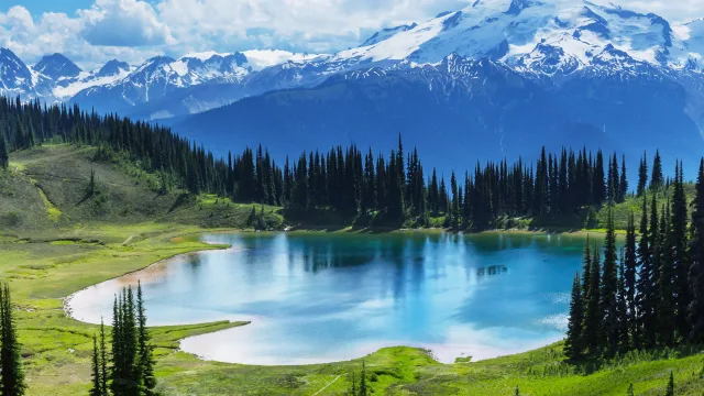雪山湖景壁纸