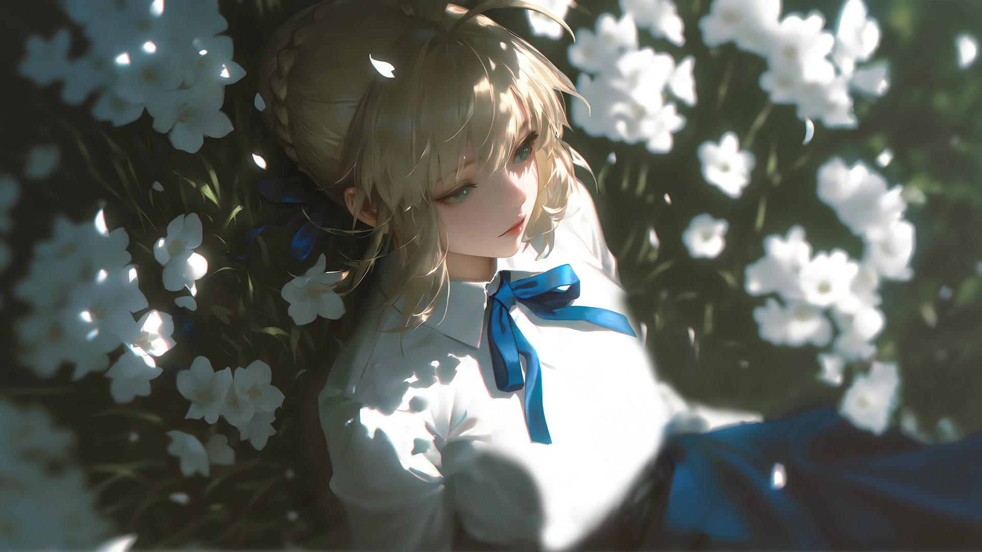 花间金发少女