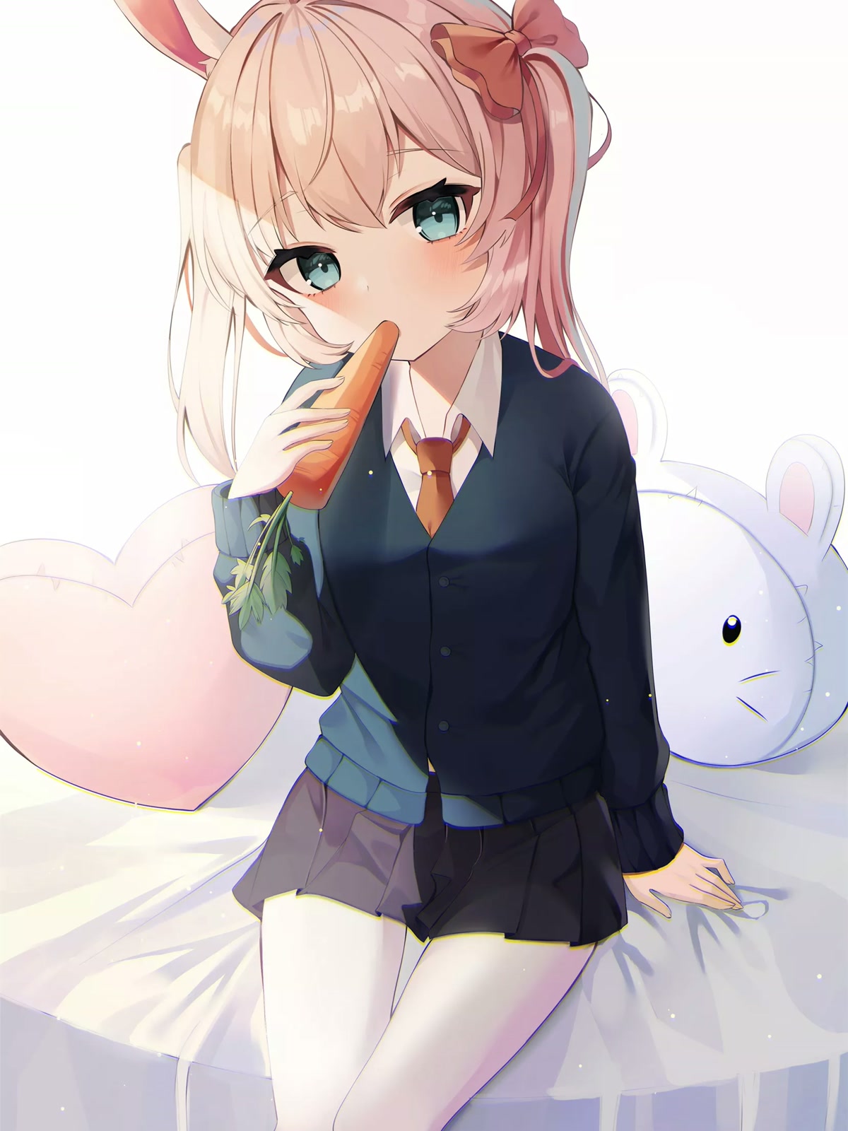 兔耳少女吃胡萝卜