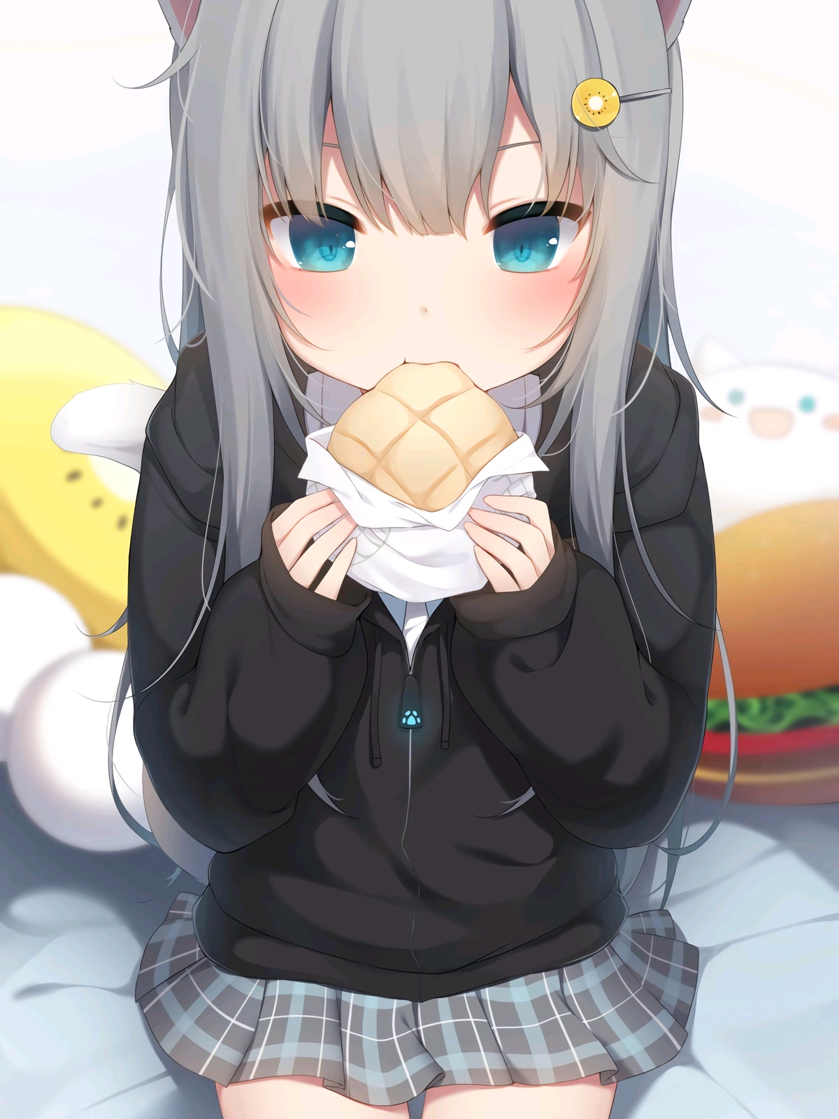 少女吃三明治