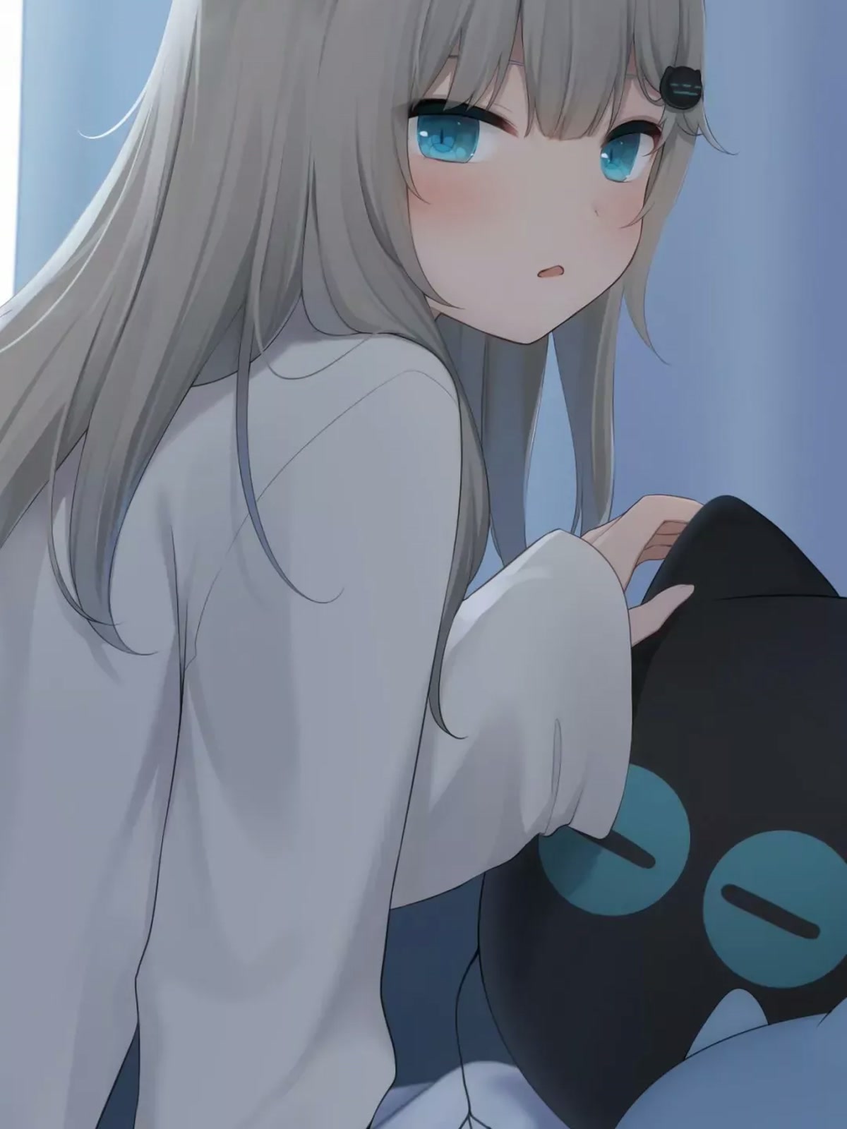 灰发猫耳少女